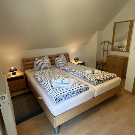 Haus-franzi-wohnung-1 Apartment